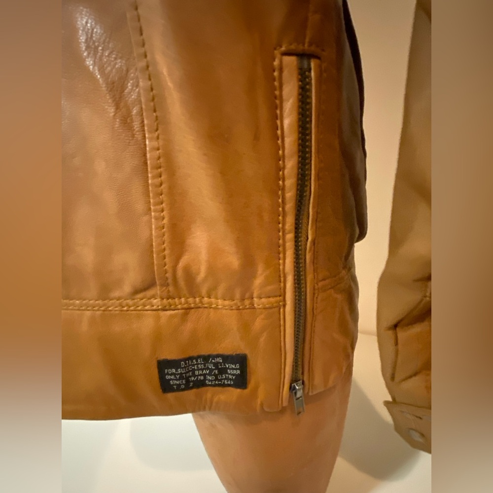 Diesel Lisardo jacket (Large) Burnt Orange
New with tags - Picture 10 of 16